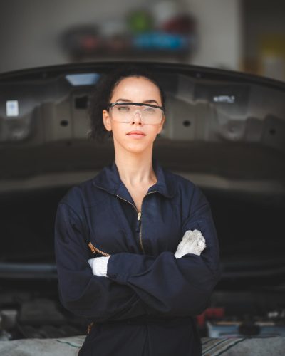 professional-african-american-mechanic-woman-portr-2025-03-26-01-54-03-utc.jpg